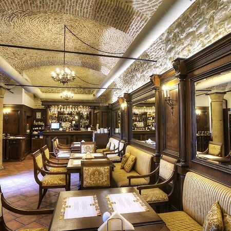 White House Hotel Veliko Turnovo Bagian luar foto