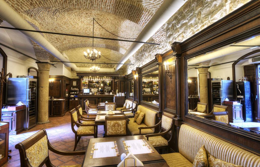 White House Hotel Veliko Turnovo Bagian luar foto