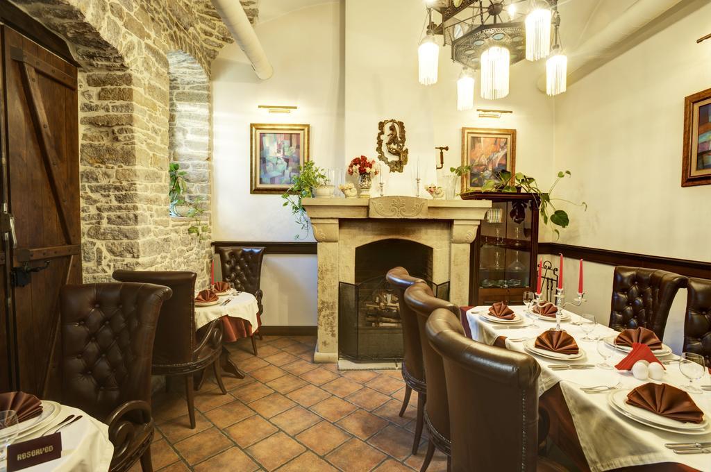 White House Hotel Veliko Turnovo Bagian luar foto